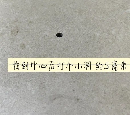 舟山瓷砖空鼓维修公司专业解答在瓷砖铺贴过程中，如果砂料搅拌不均匀，将会带来以下问题
